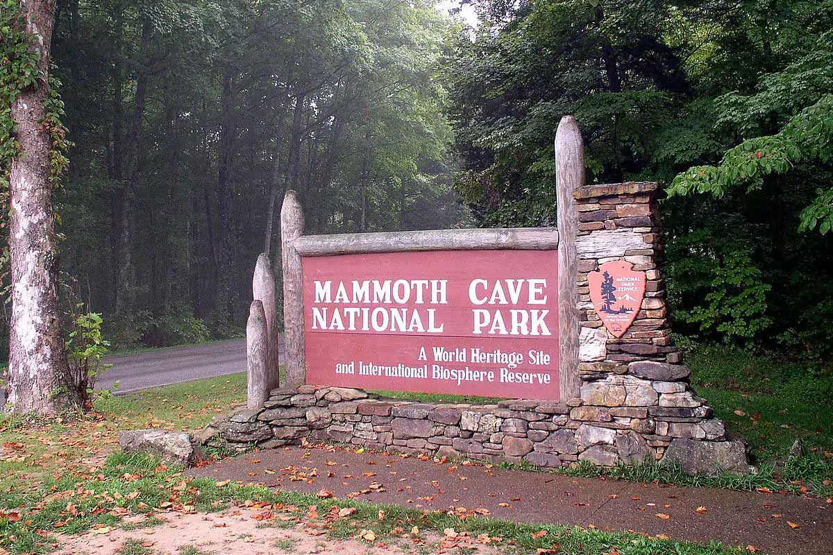Mammoth cave sign
