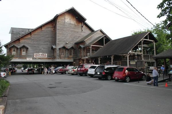 restaurants in Pigeon forge