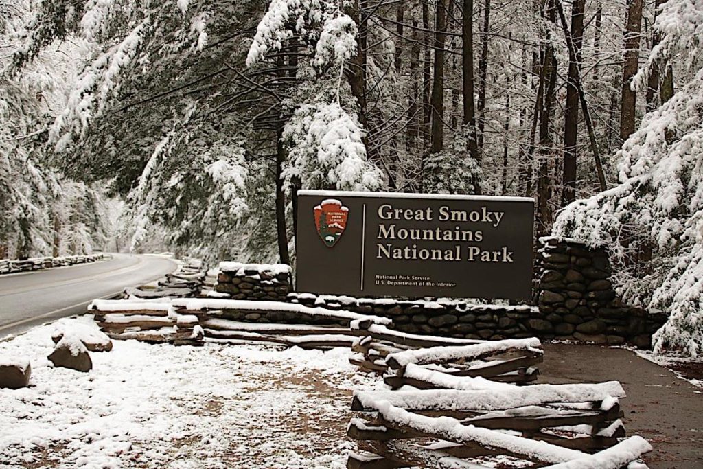 Best Time to See Snow in Gatlinburg (By Month) National Parks Etc.