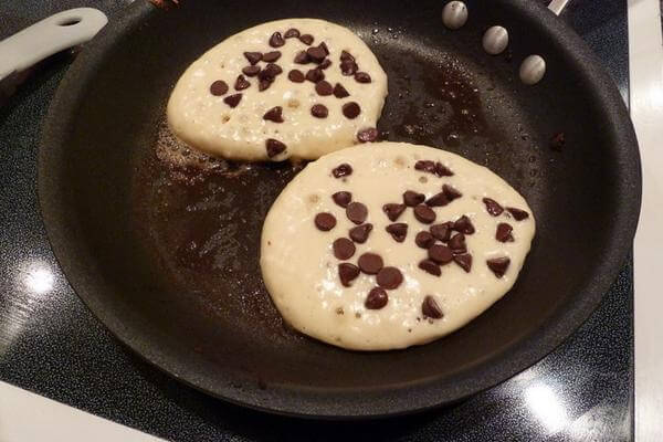 Chocolate-chip-pancakes