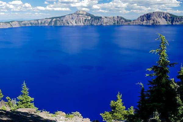Bluish lake water on Crater Lake